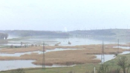Un cetăţean ucrainean a trecut înot, pe un buştean, fluviul Dunărea