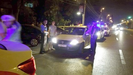Poliţiştii locali i-au pus cătuşele unui taximetrist, în zona Brătianu. IATĂ FIRUL EVENIMENTELOR