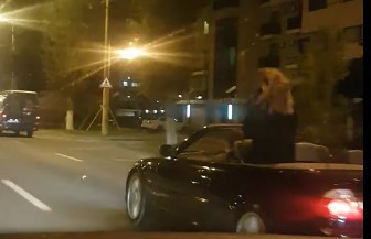 VIDEO! Și-au pus viețile în pericol pentru un strop de adrenalină! Imagini incredibile în Mamaia