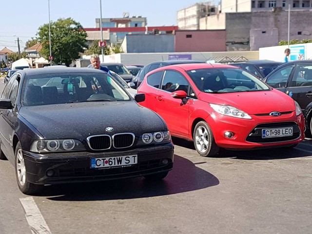 La Kaufland se ”poartă” nesimțirea și nervii întinși: a blocat parcarea!