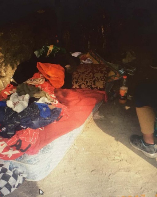 Mai mulţi indivizi care-şi înşiraseră „catrafusele” în parcul de la gară, SANCŢIONAŢI