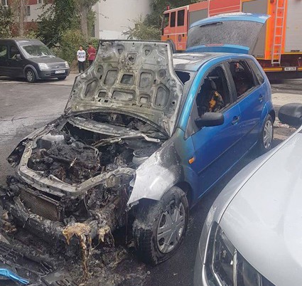 Incendiu în Tomis Nord: o maşină s-a făcut scrum!