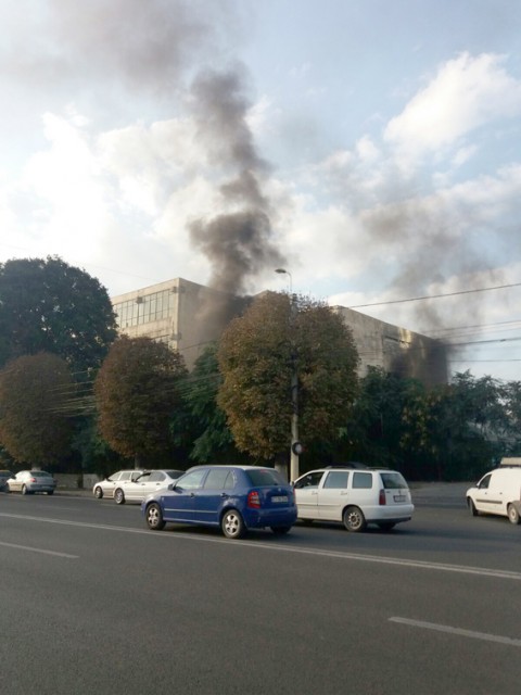 ISU Constanţa, în alertă! Deşeuri în flăcări, în zona Brătianu