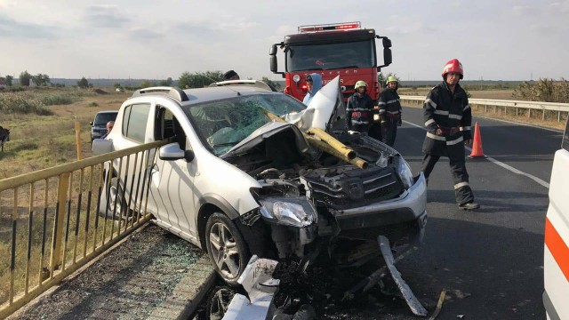 Accident rutier pe drumul dintre Medgidia şi Cuza Vodă. O maşină s-a făcut praf! VIDEO