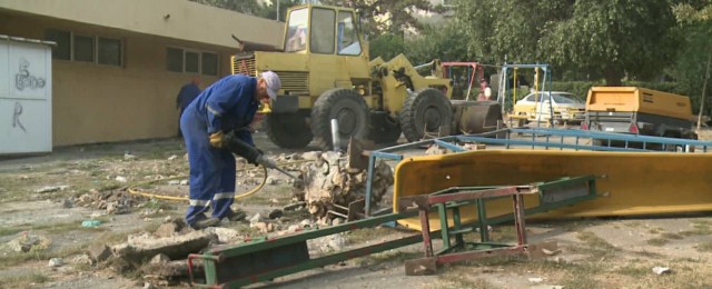 Primăria a început să demoleze toboganele vechi! Ce spune Făgădău despre viitoarele 100 de locuri de joacă - AUDIO