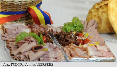 Chinezii cumpără producătorii de mezeluri Elit și Vericom din România