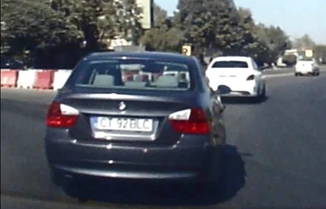 Doi teribiliști s-au dat în stambă în traficul rutier din Ovidiu! VIDEO