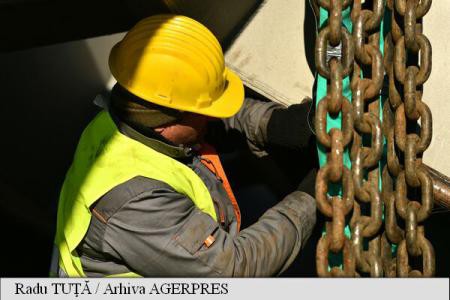 Peste 205.000 de persoane au fost încadrate în muncă în primele opt luni ale anului