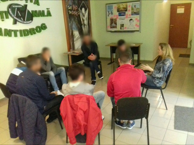 Întâlnire cu beneficiarii aflaţi în asistenţă integrată, la Centrul Antidrog Constanţa