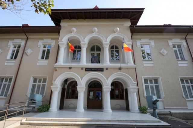 „Marea în culori pe pânză” – expoziție la Muzeul Marinei Române