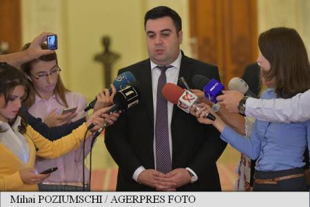Angajații TAROM care ar putea fi disponibilizați nu vor mai primi 18 salarii compensatorii, ci în jur de opt