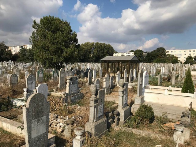 Curățenia de la cimitirul musulman de la Intim, demnă de laudă