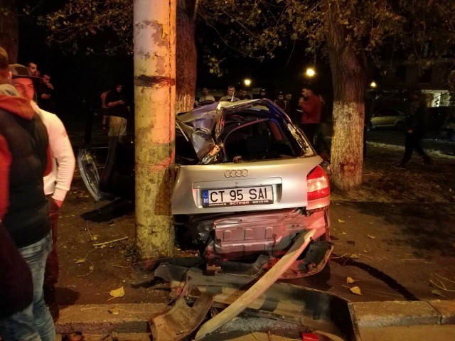 LA UN PAS DE ÎNCĂ O TRAGEDIE ÎN MAMAIA! UN AUDI S-A FĂCUT PRAF