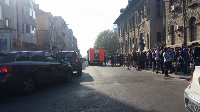 Colegiul Național Mircea cel Bătrân, EVACUAT!