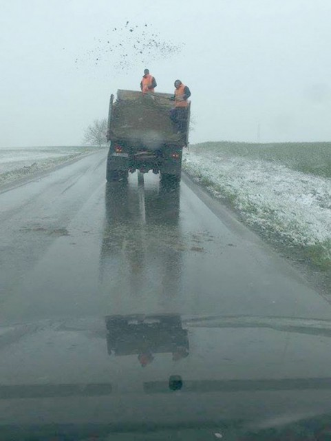 Se înrăutăţeşte vremea! Poliţia vă recomandă să aveţi grijă la drum!