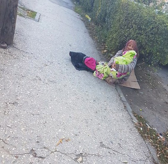 Două femei din Deleni, prinse la cerșit în Constanța!