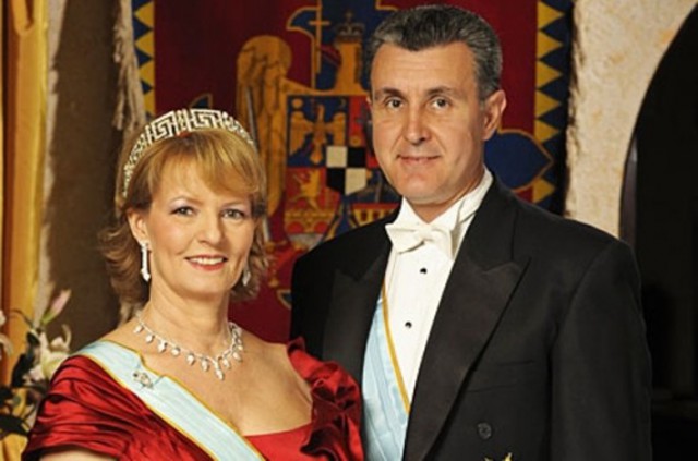Donaţie de o mie de cărţi, pentru elevii din judeţ, în prezenţa Principesei Margareta şi a Principelui Radu ai României