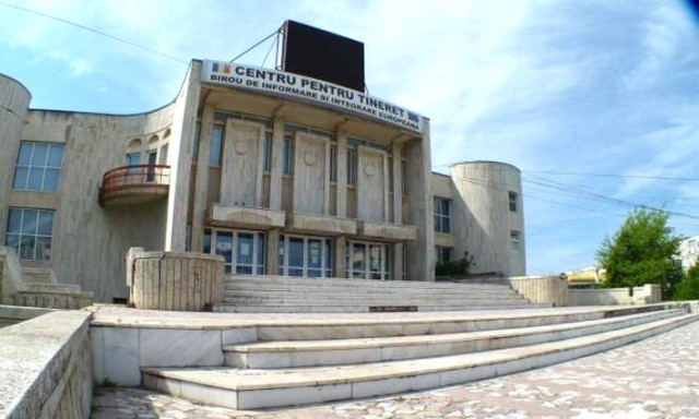 Clubul Tineretului din Mangalia va fi redat tinerilor!
