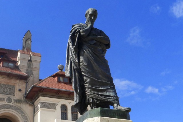 Spectacol de poezie şi coregrafie la sala STUDIO a Universităţii OVIDIUS Constanţa