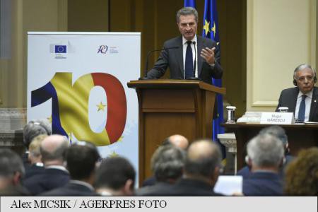 Dezvoltarea către un PIB care să se apropie de media europeană va mai dura două decenii în România