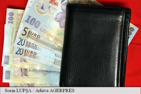 Salariile medii din sectorul privat au crescut cu 5%, la 9 luni, iar bonusurile acordate de angajatori, cu 12%