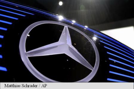 Un milion de automobile Mercedes rechemate la service pentru o problemă la airbag