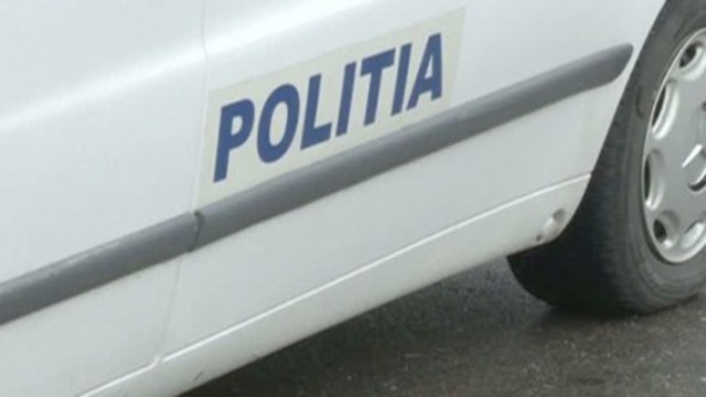 O femeie s-a trezit cu hoţul în casă! A fost ameninţată cu bătaia şi a rămas fără bani