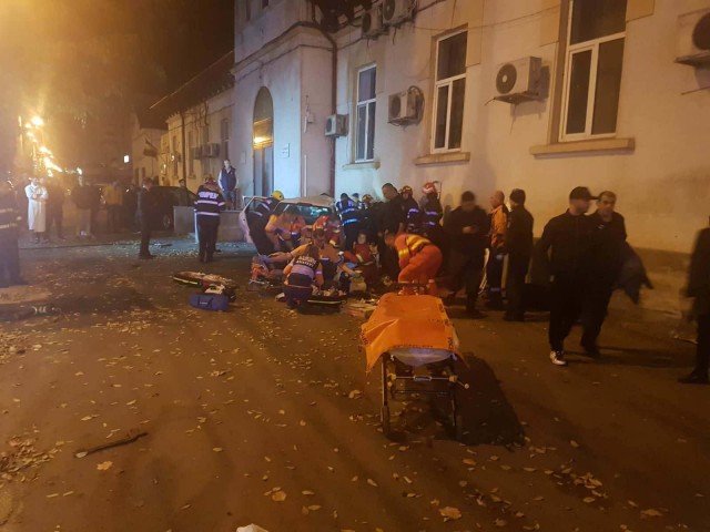 Imagini VIDEO GROAZNICE: Două persoane AU MURIT la Constanţa, după ce maşina lor a fost proiectată în zid!