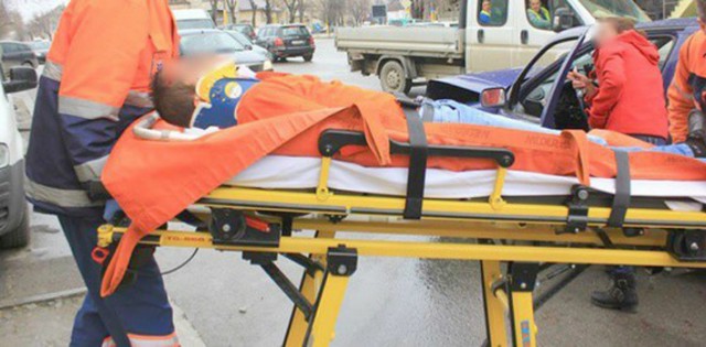 Femeie accidentată la intersecţie cu Poporului!