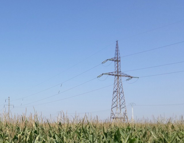 Investiţii de aproape 2 milioane de lei pentru a nu mai cădea curent când bate vântul!