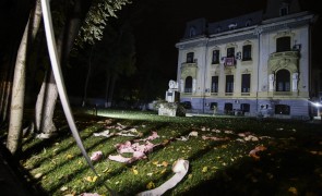 Aşa ceva!!! Cum arată curtea PSD, după ce a fost 