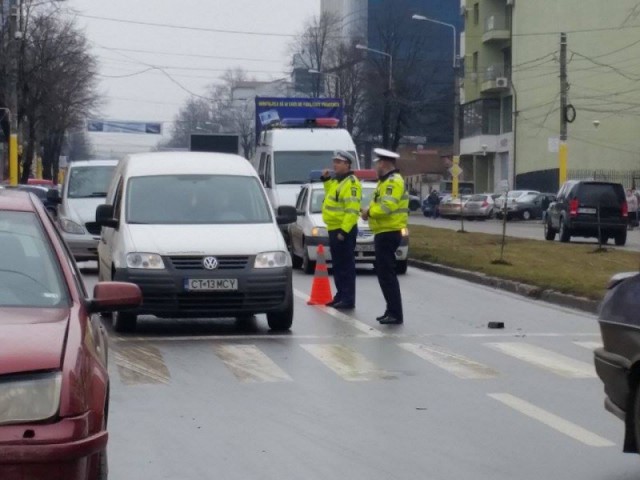 Un şofer a fost la un pas de a se lua la harţă cu poliţiştii, pe bulevardul Mamaia