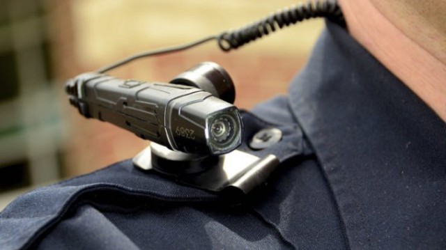 Polițiștii vor purta bodycam-uri. Gata cu șmecheriile și cu ultrajele?