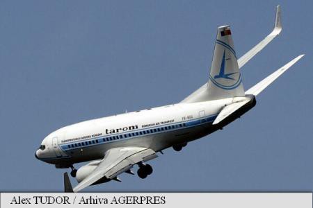 Trei zboruri TAROM vor înregistra, vineri, întârzieri de până la o oră și 45 minute