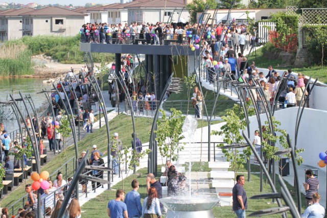 Primăria Ovidiu se pune pe treabă: uneşte Faleza Ovidiu de Debarcader şi reconstruieşte castrul roman de pe malul lacului