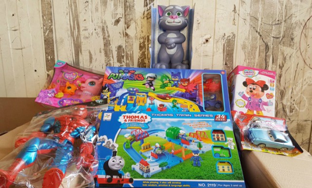 Jucării de peste 200.000 lei susceptibile a fi contrafăcute, confiscate la Negru Vodă