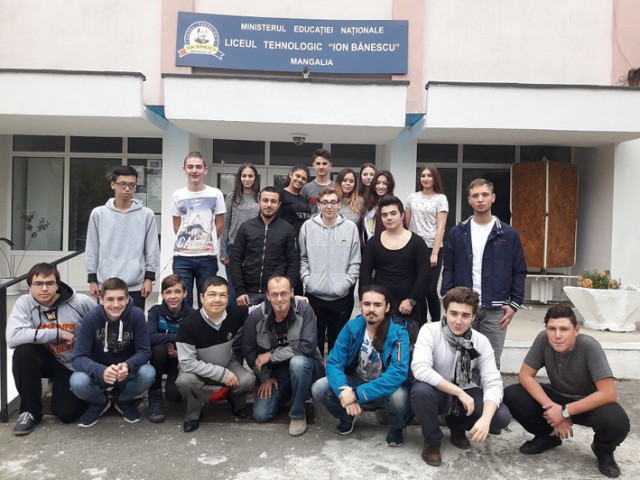 Elevii de la Liceul Ion Bănescu din Mangalia vor construi un robot