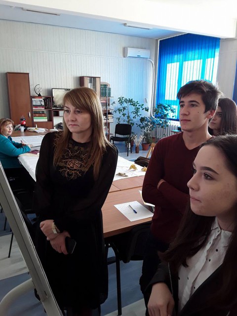 „Biblioteca vie” la Centrul de Documentare şi Informare al Colegiului Economic Mangalia