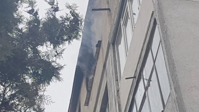 Momente de spaimă în Km. 4-5: un apartament a fost cuprins de flăcări