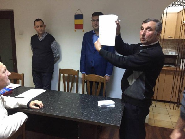 ALDE anunță referendum la Mereni: se cere DEMITEREA primarului!