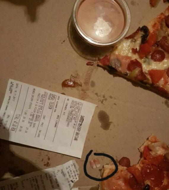 CE SCÂRBOS! Asta a primit un client din Constanța de la un celebru restaurant