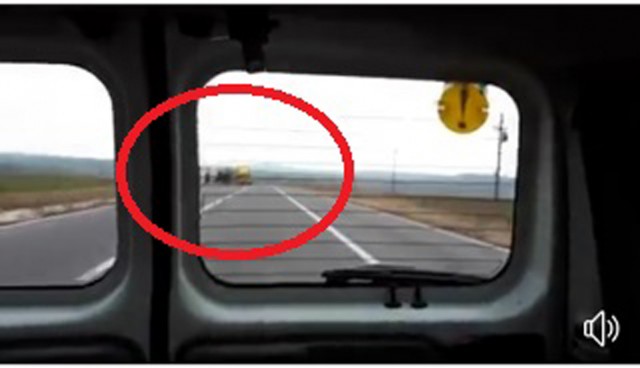 Un camion s-a răsturnat în apropiere de Hârșova!