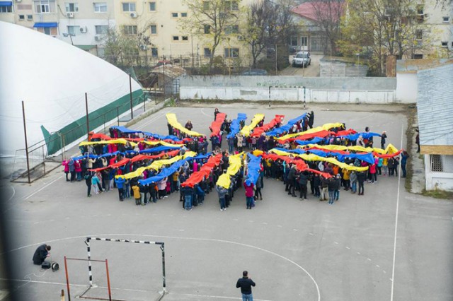 Flashmob impresionat la Şcoala Nicolae Tonitza din Constanţa