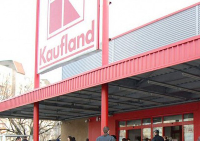 Un bărbat a fost prins după ce a furat din Kaufland!