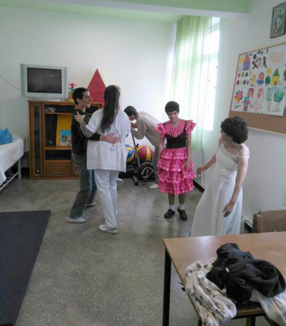 Adulţi şi copiii cu dizabilităţi, actori pentru o zi, la Constanţa