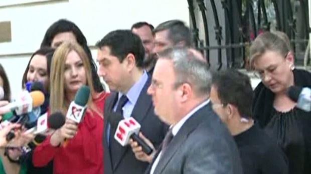Fostul ministru Cristian David, condamnat la cinci ani de închisoare pentru trafic de influenţă. Sentinţa nu e definitivă