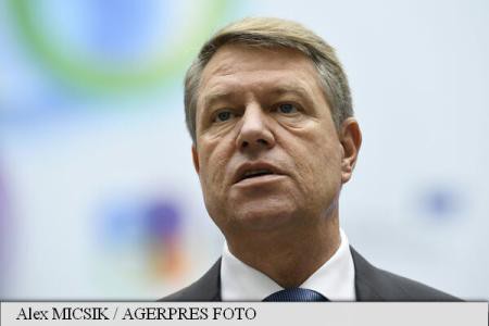 Pahonțu (SPP), Predoiu (SIE), Vasilca (STS) și Hellvig (SRI), decorați de Iohannis