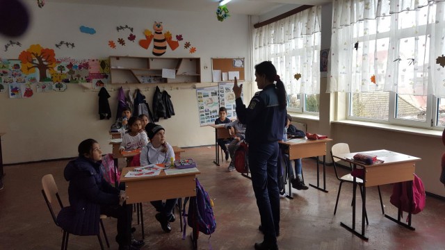 Acțiuni de prevenire în școli, susținute de polițiștii constănțeni