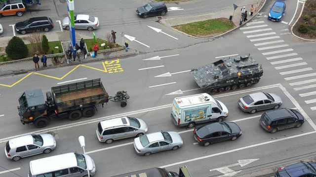 VIDEO Repetiție pentru defilarea de Ziua Națională: Trafic blocat de TANCURI!