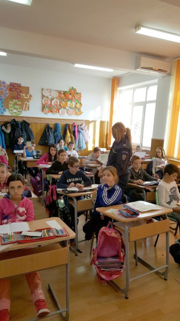 Poliţiştii constănţeni au desfăşurat activităţi informativ-preventive